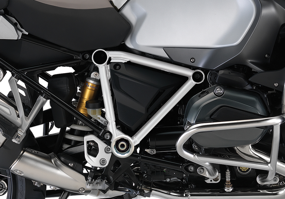 BFS 3021 BMW GS LC Adventure 2014 Alpine White Pyramid Frame Wrap Silver 02