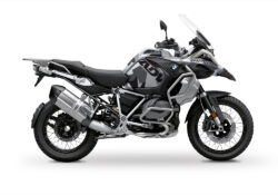 BKIT 3406 BMW R1250GS Adventure Ice Grey M90 Grey Variations Camo Full Wrap 01
